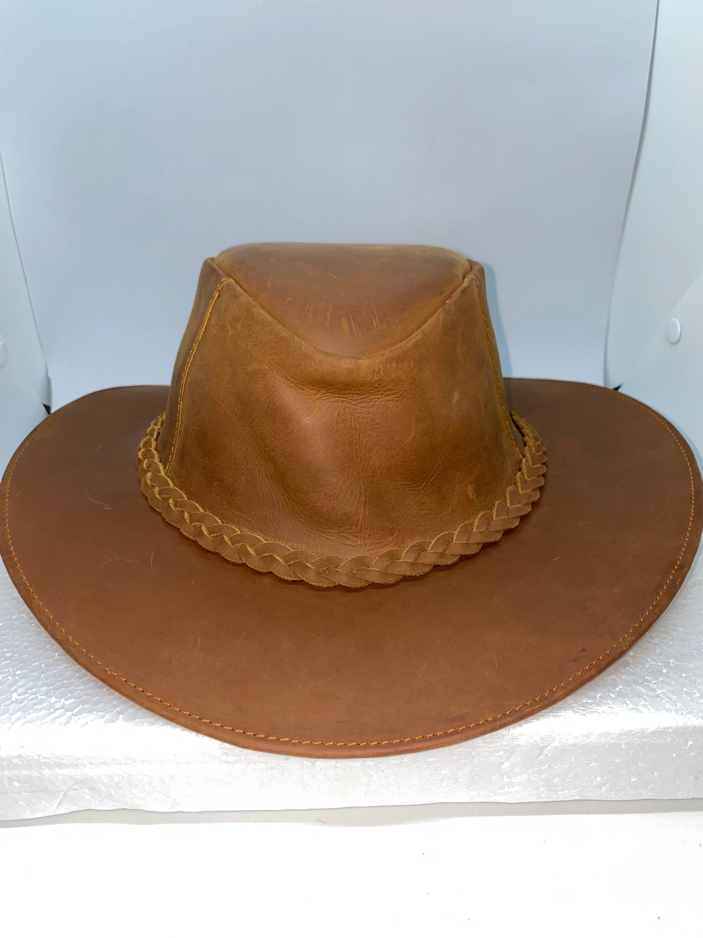 Sombrero de cuero graso S-30