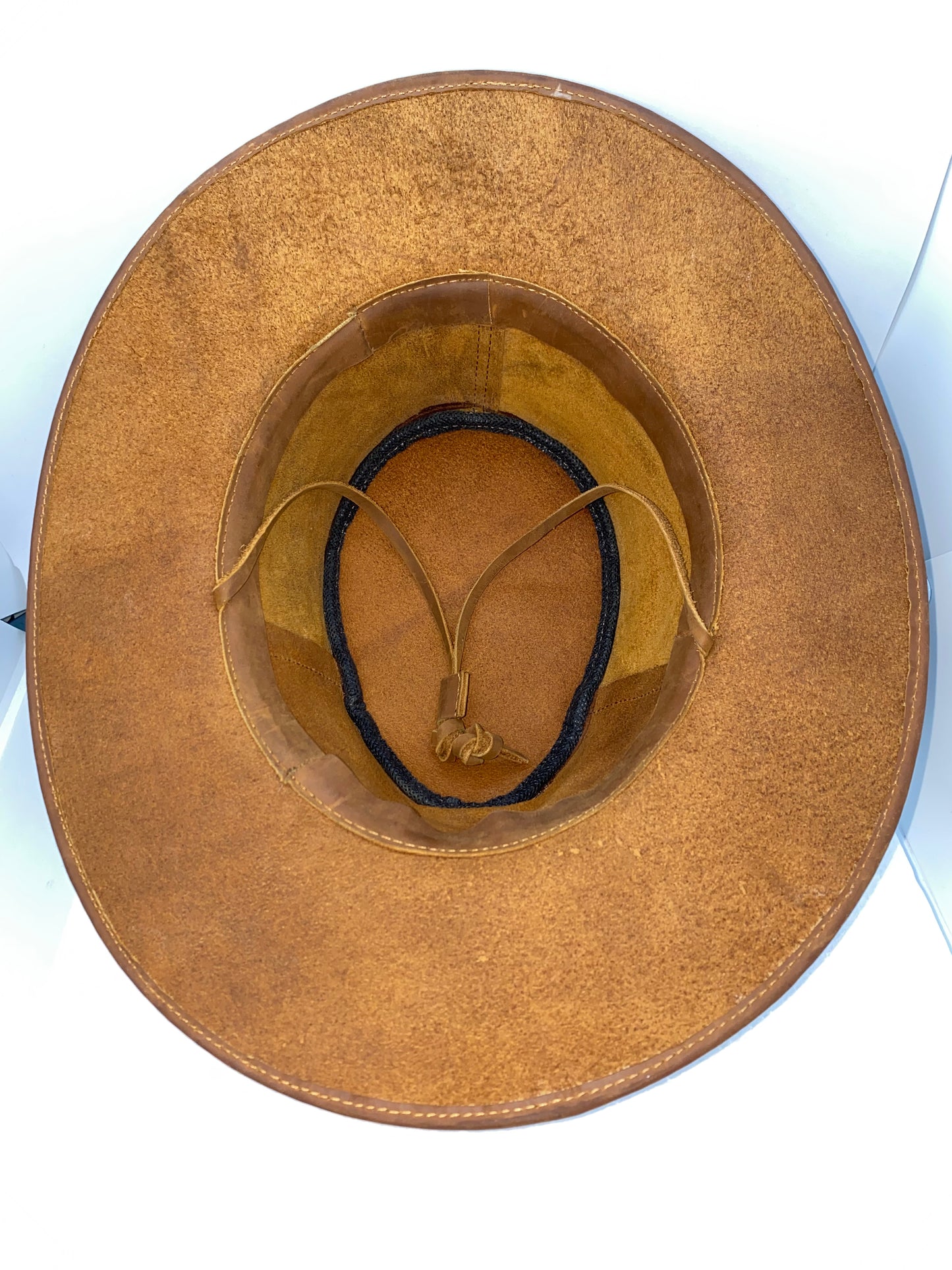 Sombrero de cuero graso S-30