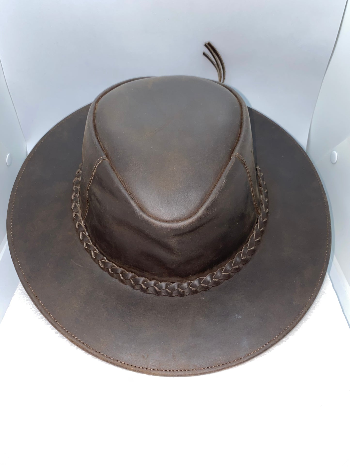 Sombrero de cuero graso S-30